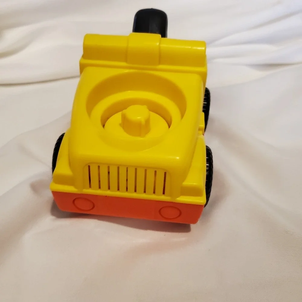 Fisher Price Little People Yellow Vehicle Tow Truck Sounds‎ Hitch Untested
